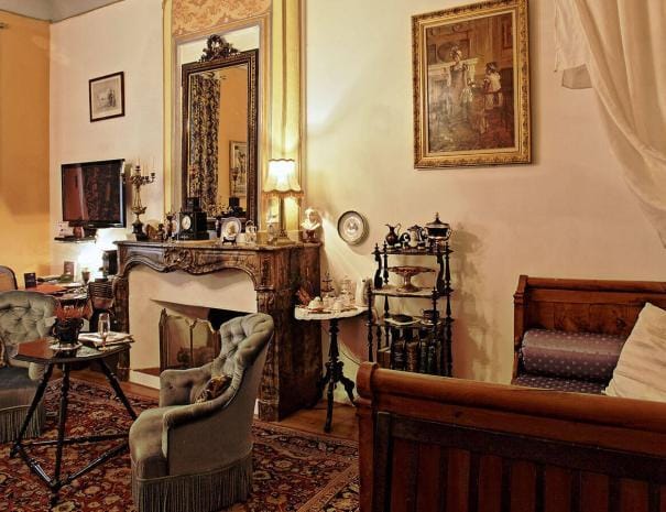 Salon de la suite Napoléon III de l'hôtel Renaissance de Castres