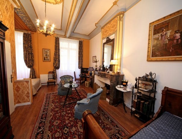 Salon de la suite Napoléon III de l'hôtel Renaissance de Castres
